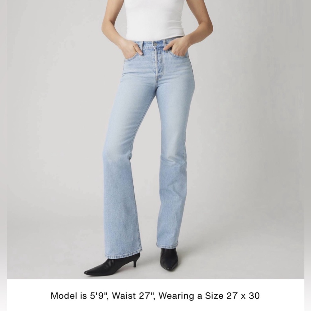 LEVI’s Wedgie Bootcut 27x30 in Light Wash